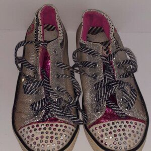 Kids shoes youth size 3 girls Twinkle Toes Skechers low flat pink silver skater